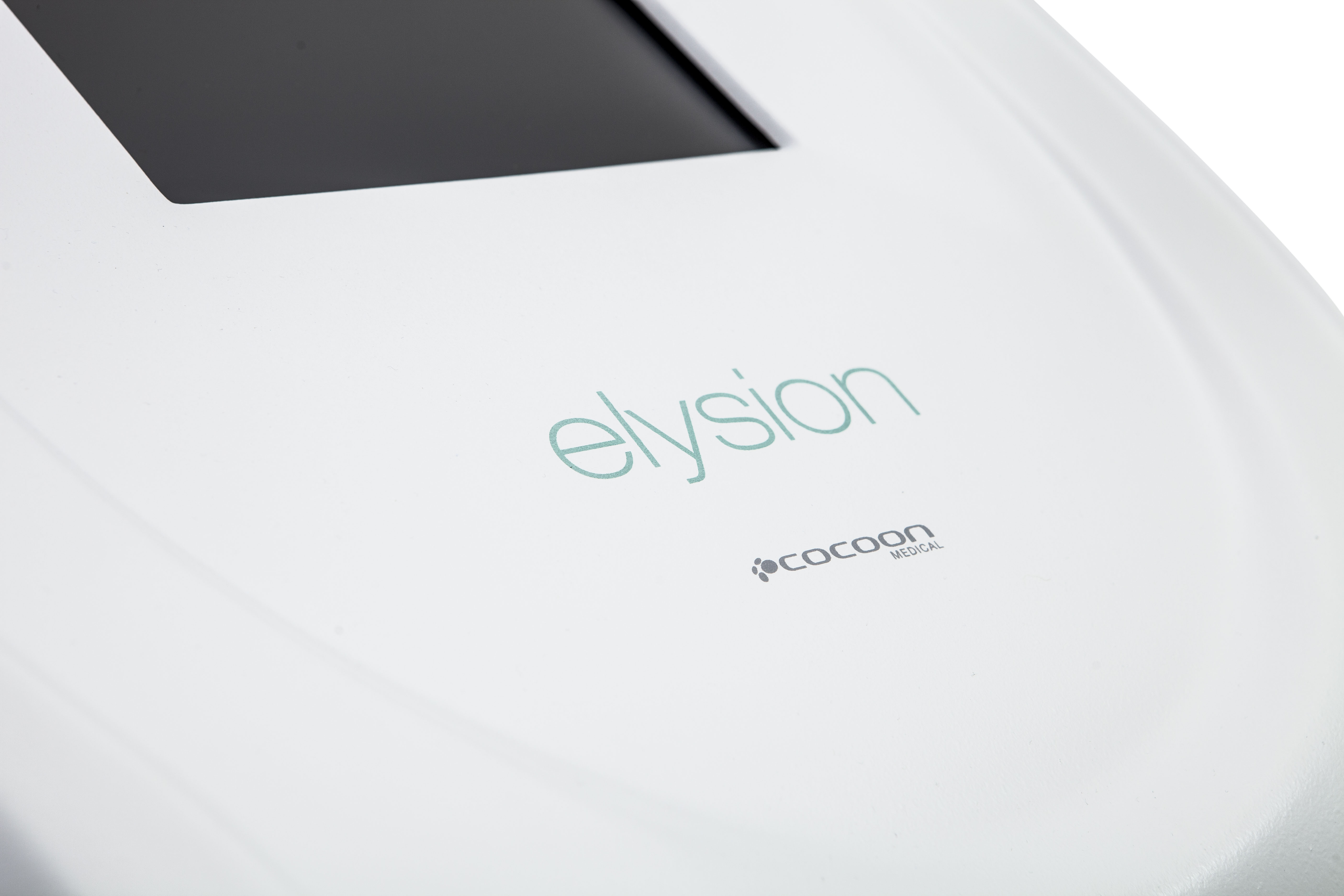 Детайл от корпуса и логото на Elysion Pro